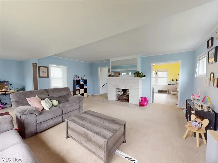 5162 Oakmont Drive, Lyndhurst, OH 44124 - #2