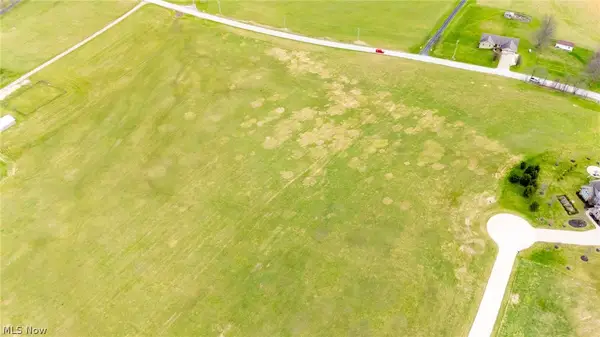 Oldefield Drive, St Clairsville, OH 43950