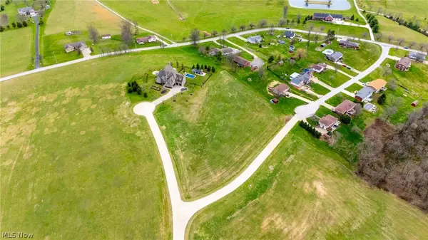 Oldefield Drive, St Clairsville, OH 43950