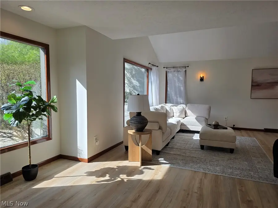 5009 Lansdowne Drive, Solon, OH 44139 - #2