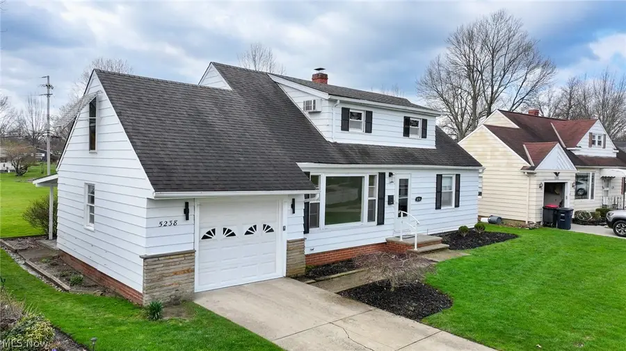 5238 Longton Road, Lyndhurst, OH 44124 - #2