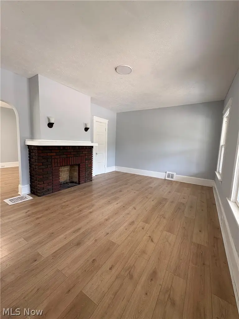 946 E 79th Street, Cleveland, OH 44103 - #2