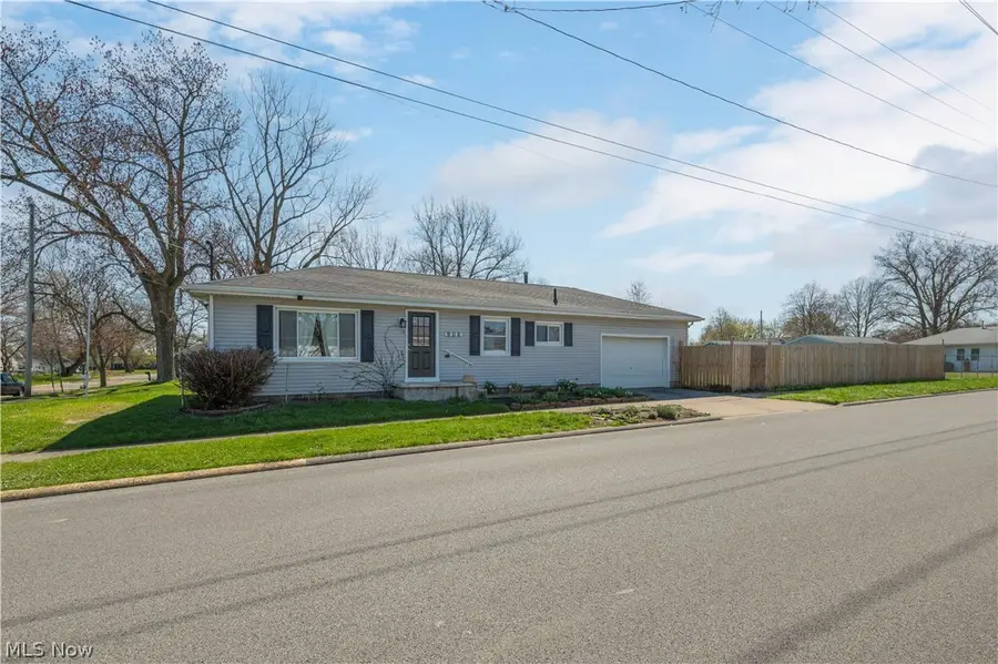906 E Farwell Street, Sandusky, OH 44870 - #2
