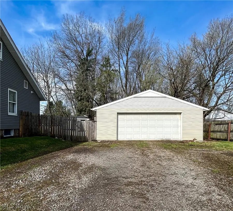 1811 Grace Ne Avenue, Canton, OH 44705 - #3