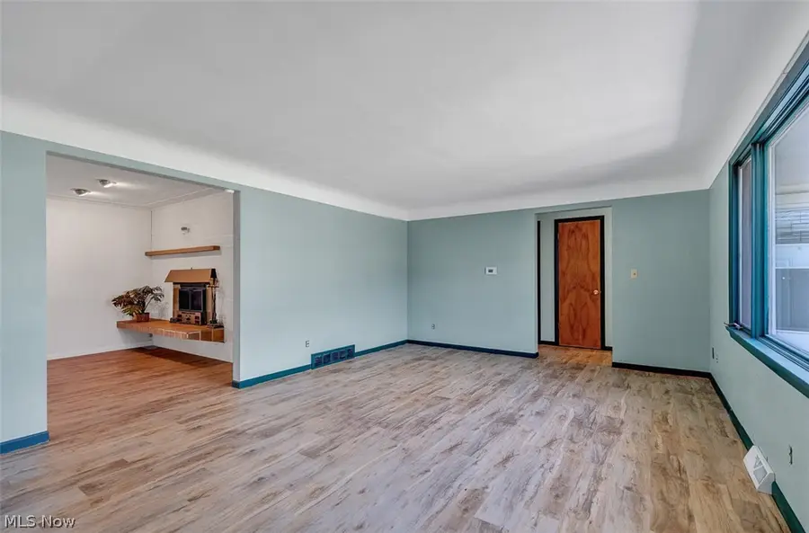 3827 Valleyview Drive, Lorain, OH 44053 - #3