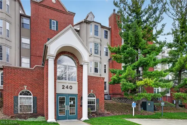 240 Fox Hollow Drive #408, Mayfield Heights, OH 44124