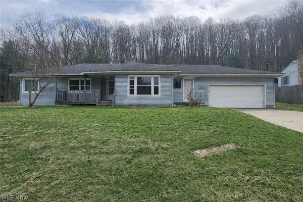6869 Wardell Hollow Se Road, Uhrichsville, OH 44683