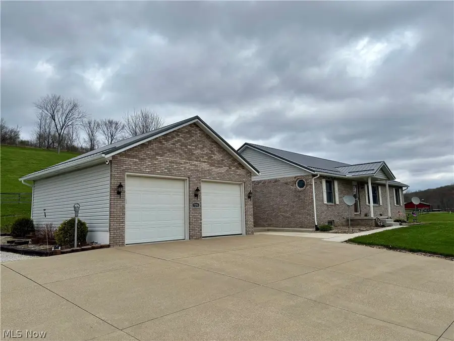 7231 Bluebird Nw Road, East Canton, OH 44730 - #2