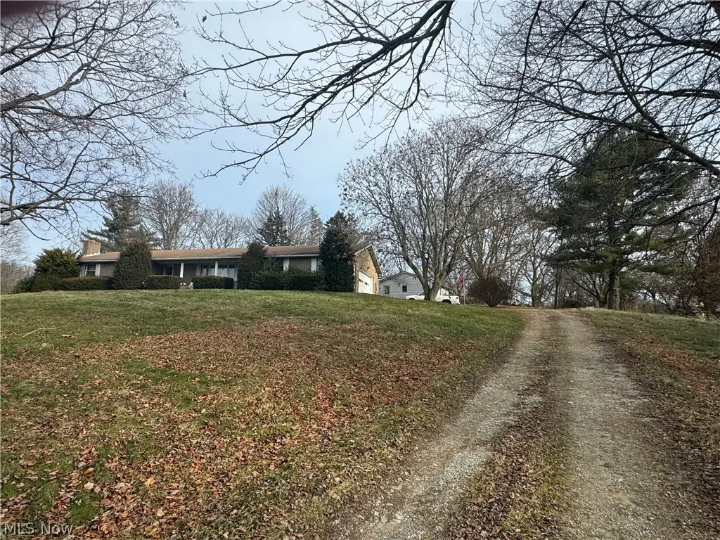 10875 Dolphin Sw Street, Beach City, OH 44608 - #1