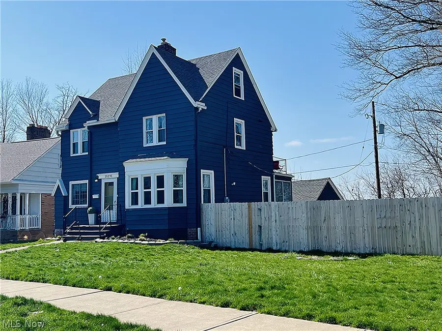 25291 Chatworth Drive, Euclid, OH 44117 - #3