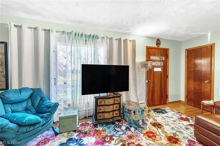 67 Valencia Drive, Cuyahoga Falls, OH 44223 - #3