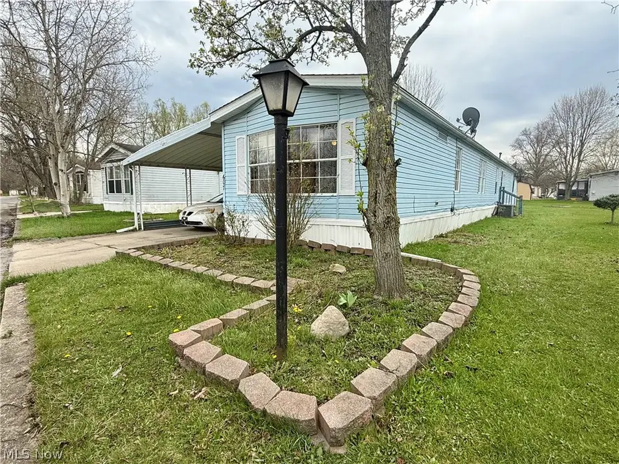 607 Sugar Pines Sw Drive, Weathersfield, OH 44076 - #3