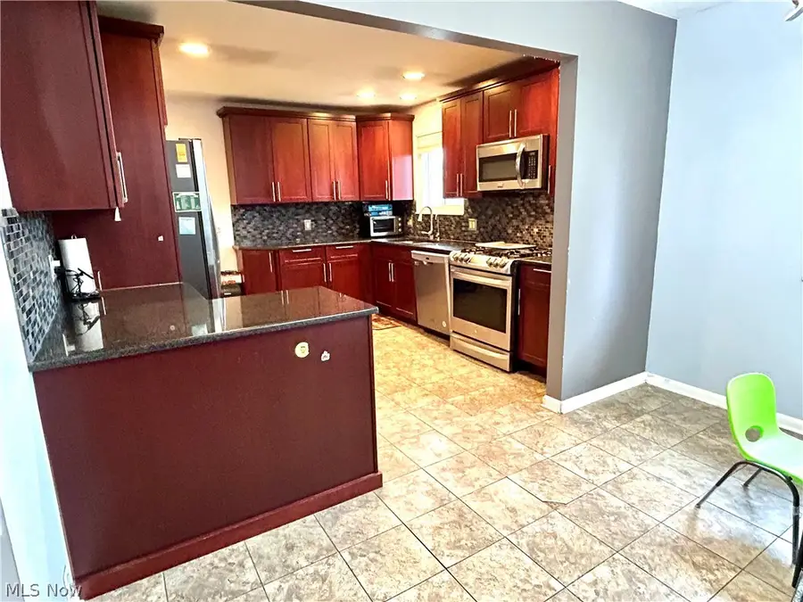 8945 Big Creek Parkway, Strongsville, OH 44149 - #2