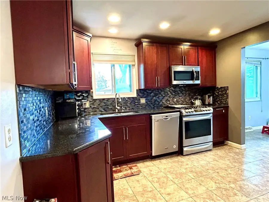 8945 Big Creek Parkway, Strongsville, OH 44149 - #3