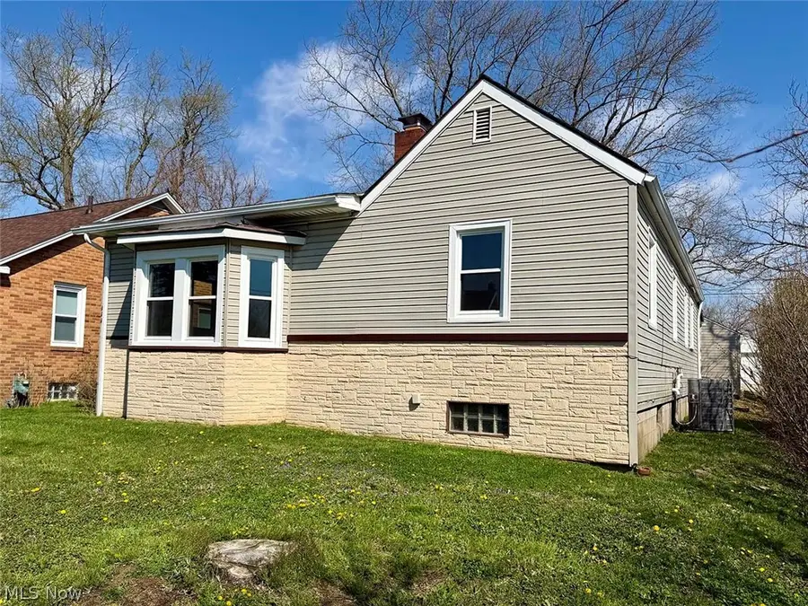 624 E College Street, Alliance, OH 44601 - #2