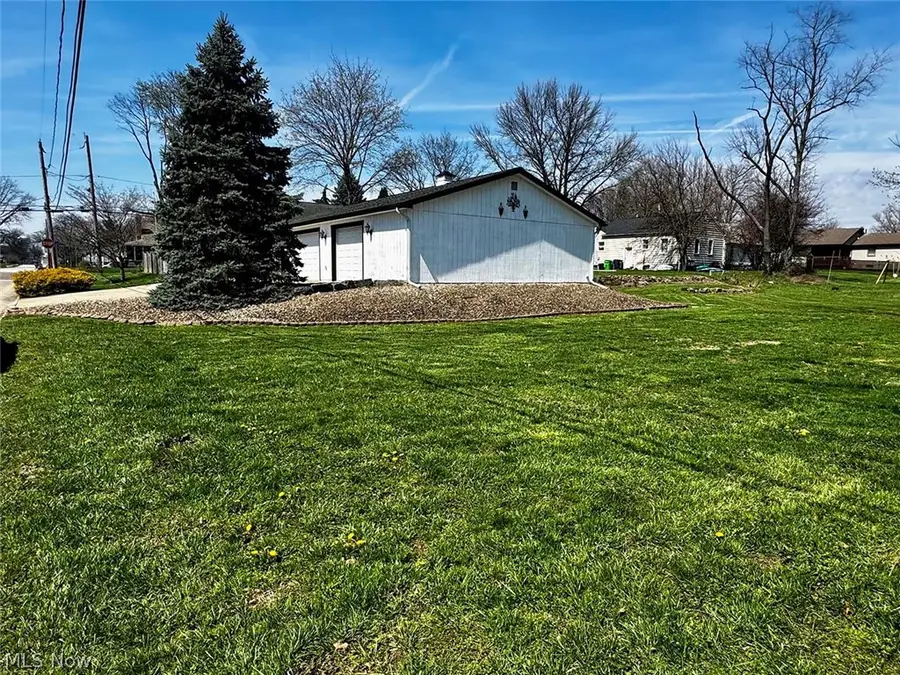 191 9th Ne Street, Barberton, OH 44203 - #3