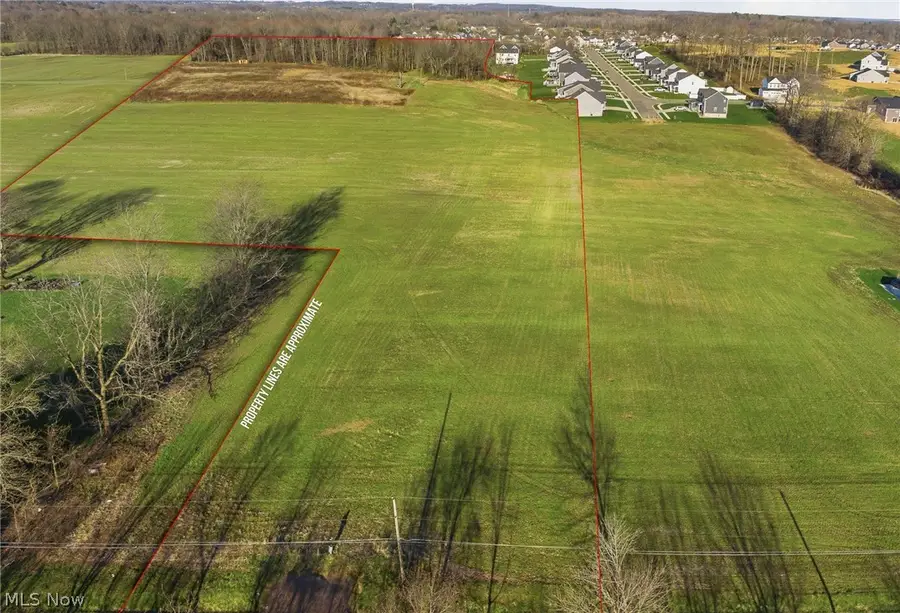 12083 Hoover Nw Avenue, Uniontown, OH 44685 - #3