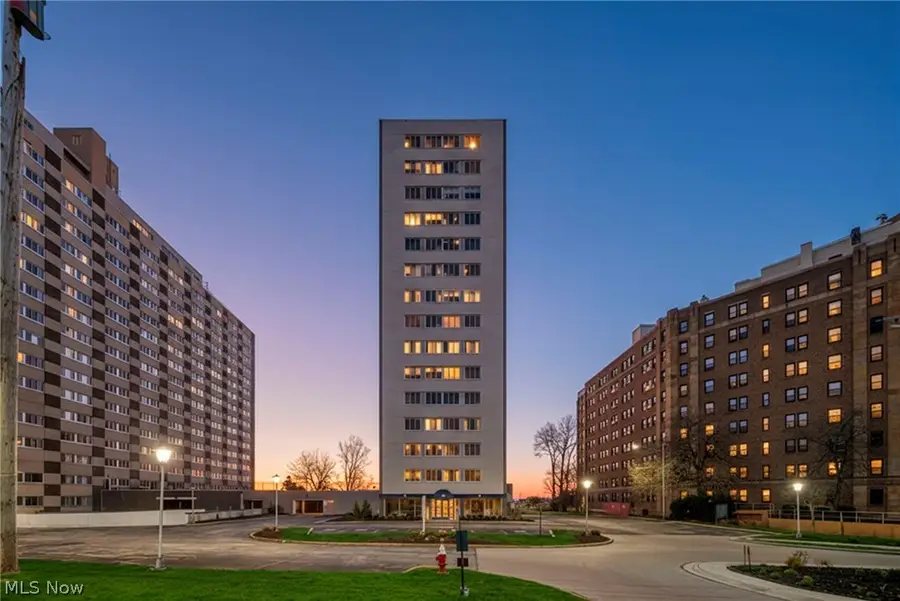 12520 Edgewater Drive #806, Lakewood, OH 44107 - #2