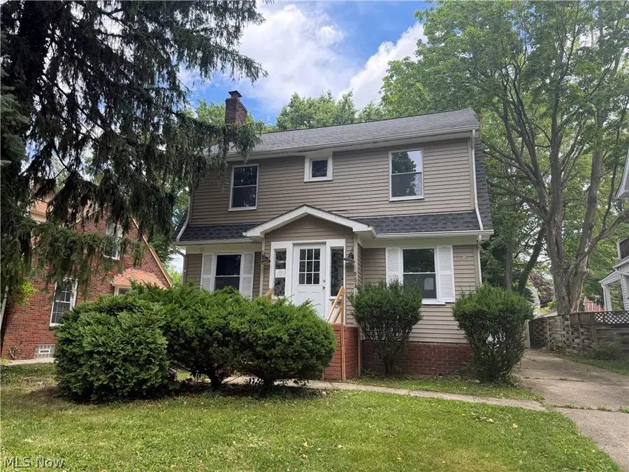 951 Roanoke Road, Cleveland Heights, OH 44121 - #2