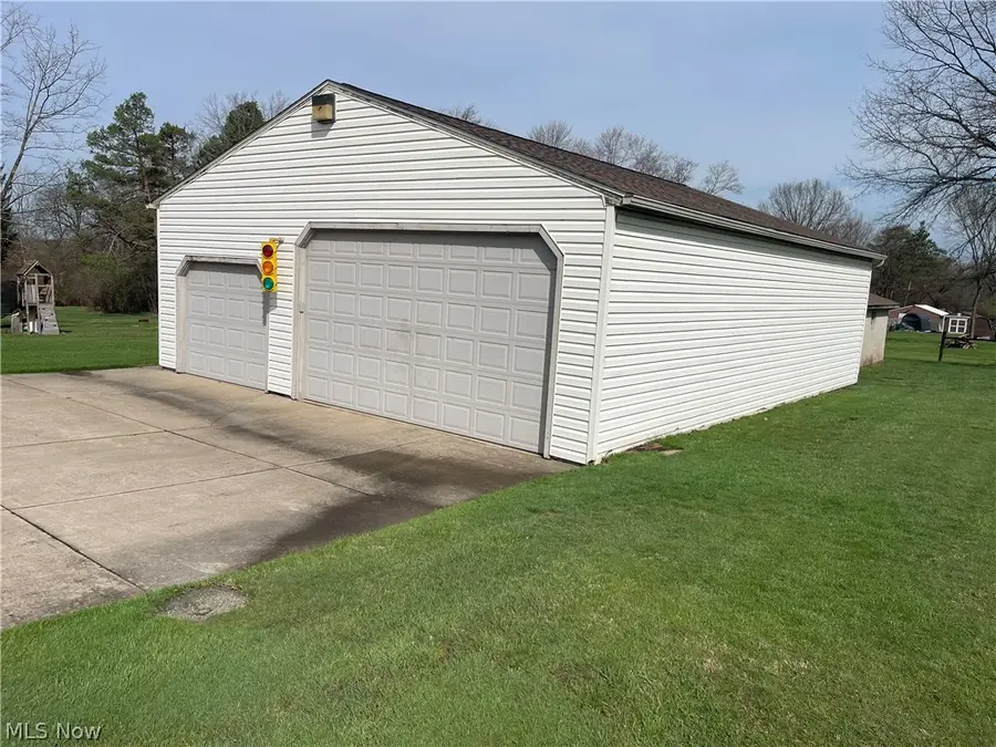 402 Thomas Lane, Girard, OH 44420 - #3