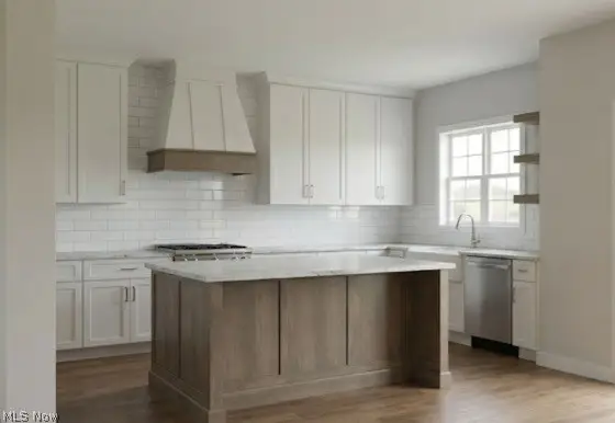 553 Woodlands Glen Avenue, Hartville, OH 44632 - #3