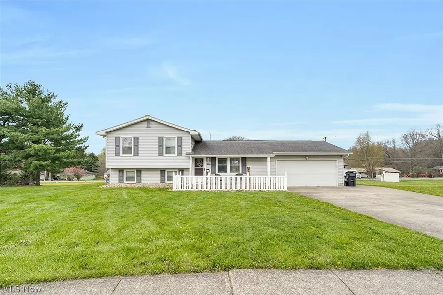 506 Garden Valley Court, Youngstown, OH 44512 - #2