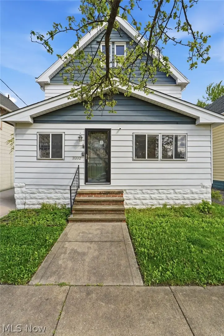 3202 Montclair Avenue, Cleveland, OH 44109 - #2