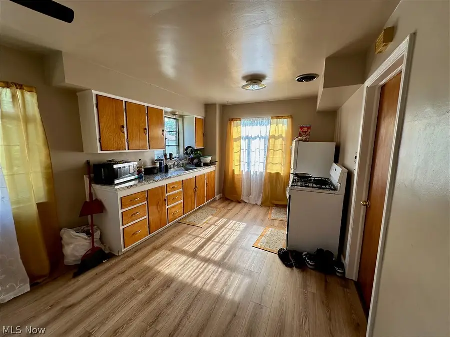 1166 E 176th Street, Cleveland, OH 44119 - #2