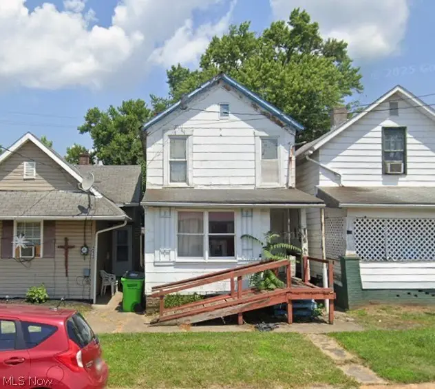 215 E 5th Street, Uhrichsville, OH 44683 - #1