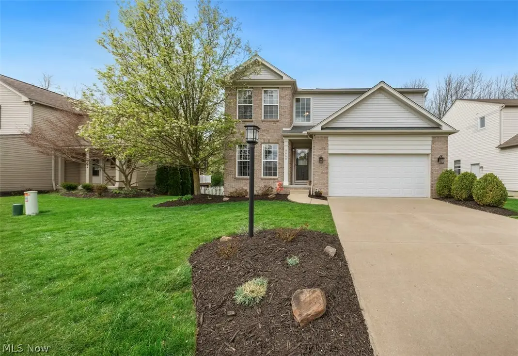 9660 Sunray Dr Drive, Olmsted, OH 44138 - #1