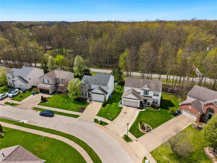 9660 Sunray Dr Drive, Olmsted, OH 44138 - #3