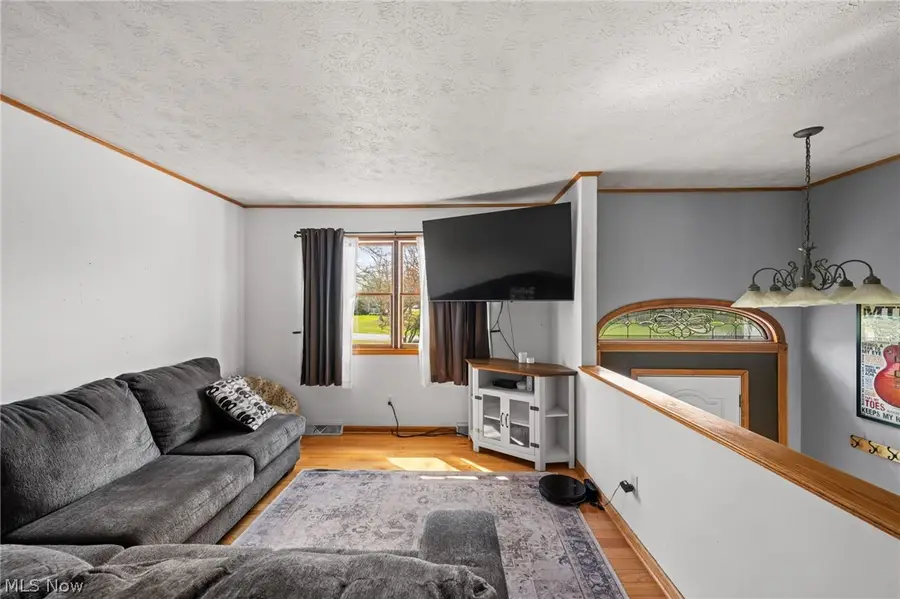 2837 Mahan Denman Nw Road, Bristolville, OH 44402 - #3