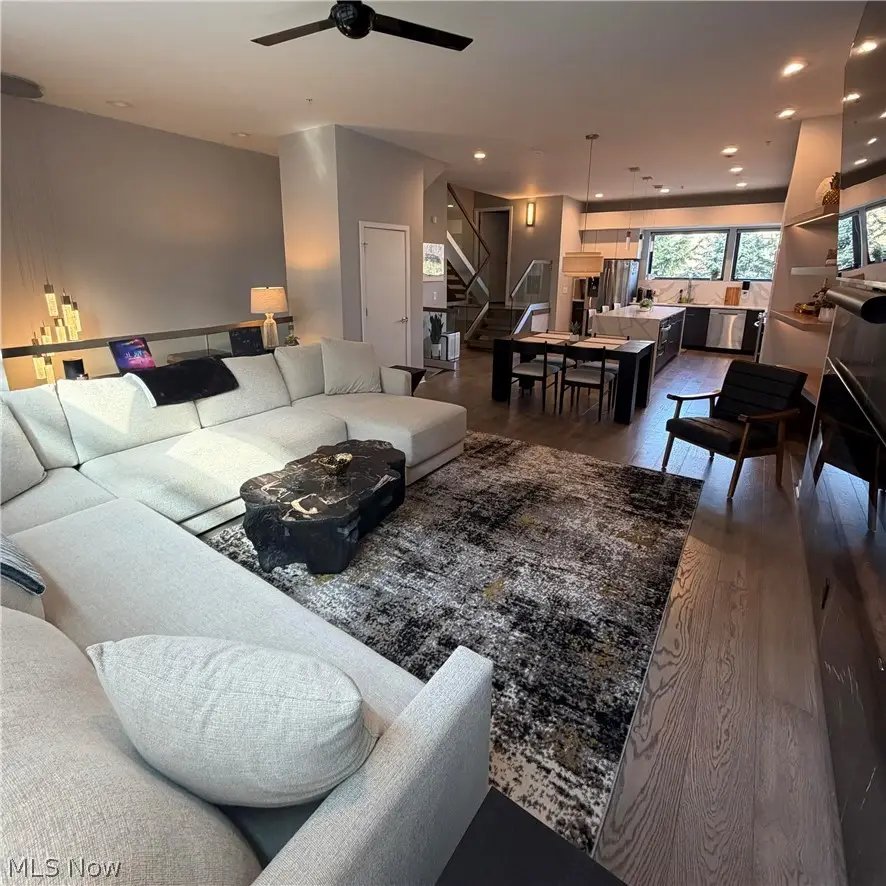 3110 Vine Court, Cleveland, OH 44113 - #2