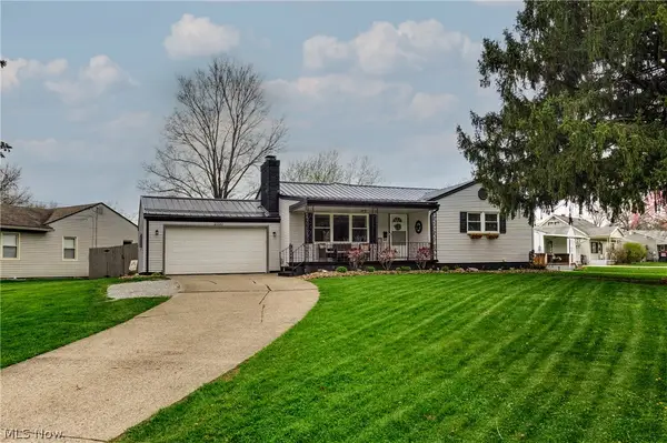 2700 Christine Lane, Youngstown, OH 44511