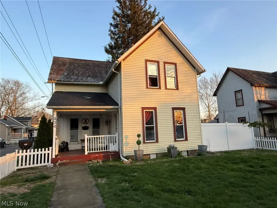 434 E 4th Street, Dover, OH 44622 - #2