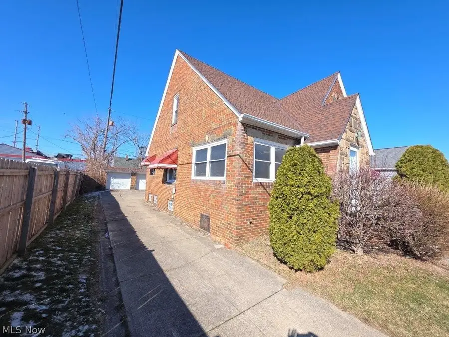 4262 W 62nd Street, Cleveland, OH 44144 - #3