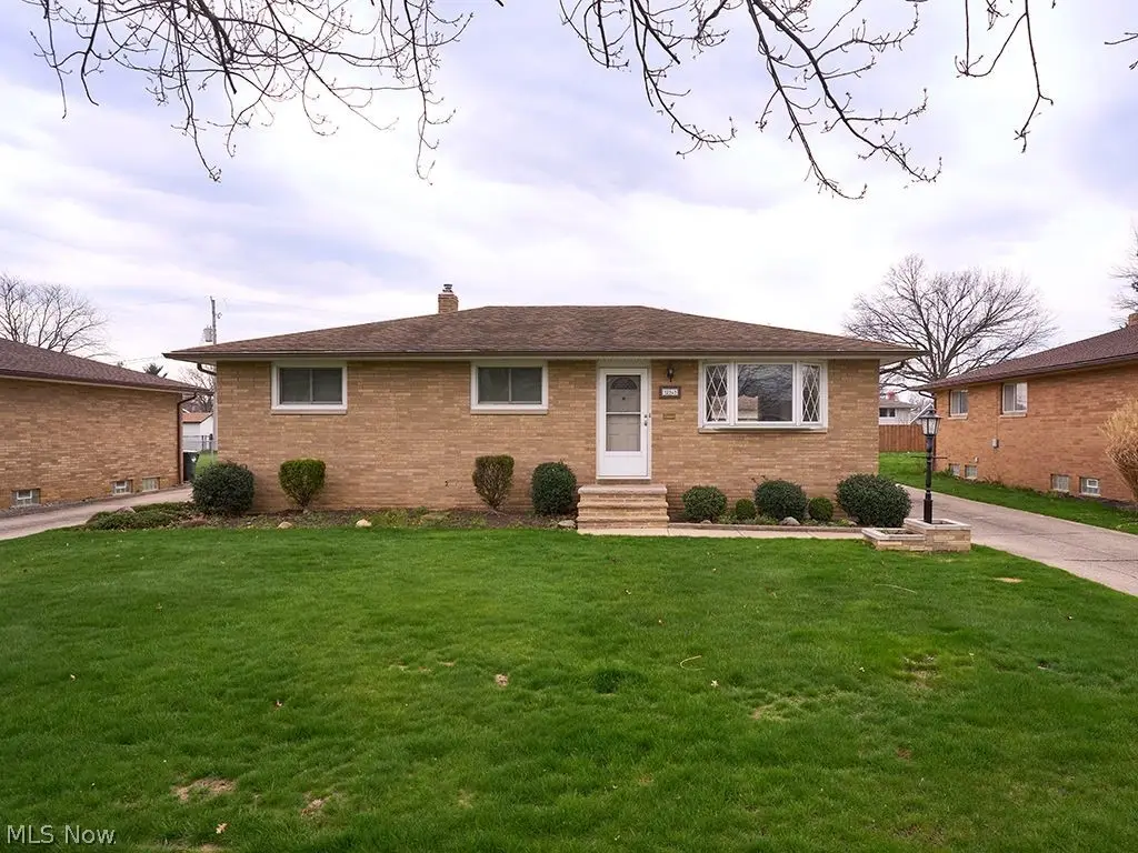 12101 Tucson Drive, Parma, OH 44130 - #1