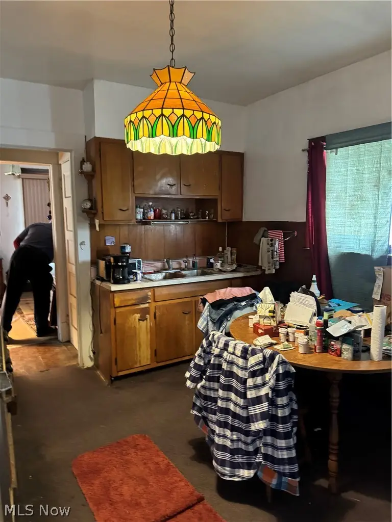 7405 Indiana Avenue, Cleveland, OH 44105 - #2