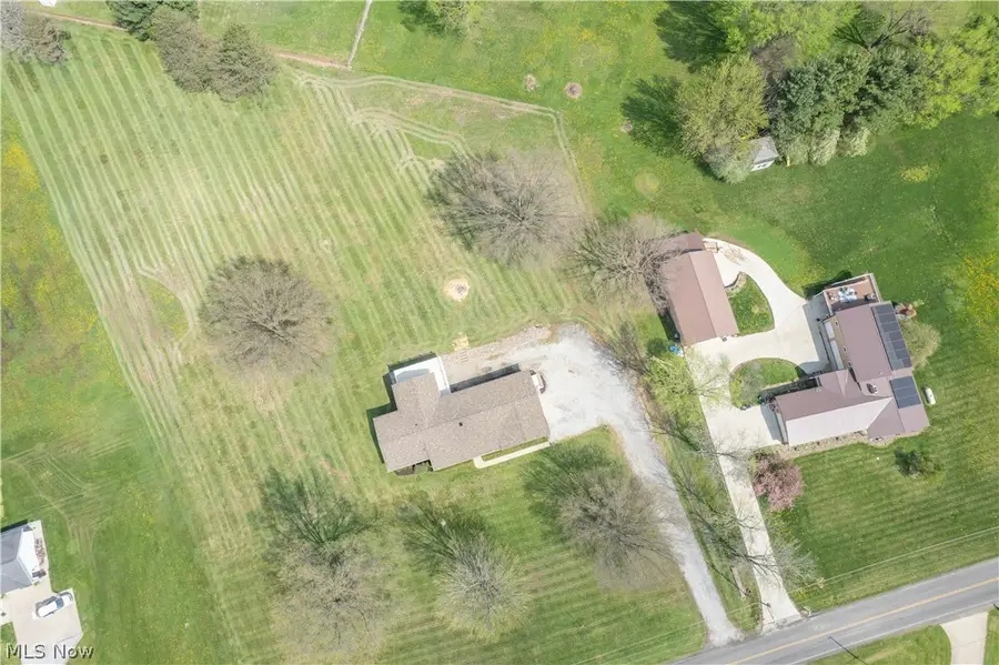 6459 Smith Kramer Ne Street, Hartville, OH 44632 - #2