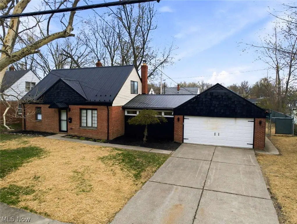 262 E 324th Street, Willowick, OH 44095 - #1