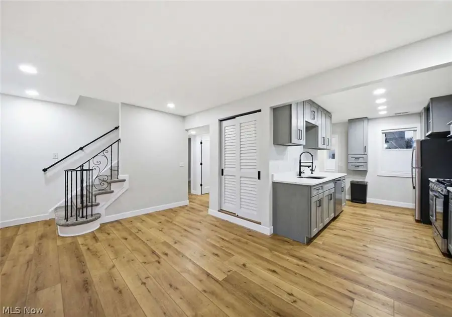 262 E 324th Street, Willowick, OH 44095 - #3