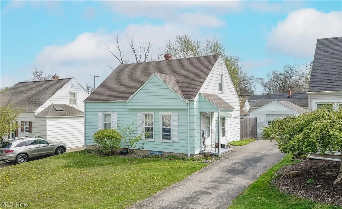 2447 24th Street, Cuyahoga Falls, OH 44223 - #1