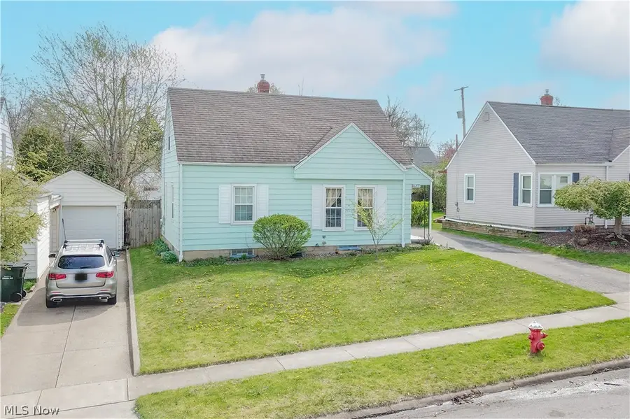 2447 24th Street, Cuyahoga Falls, OH 44223 - #3