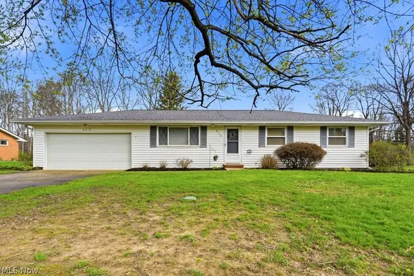 513 Lynnview Drive, Sagamore Hills, OH 44067