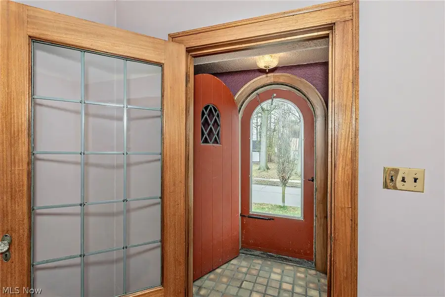 1489 Crest Road, Cleveland Heights, OH 44121 - #2