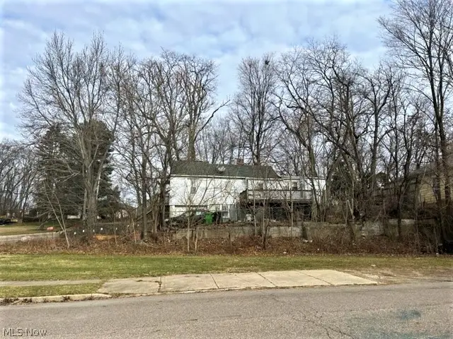 303 W State Street, Barberton, OH 44203 - #2