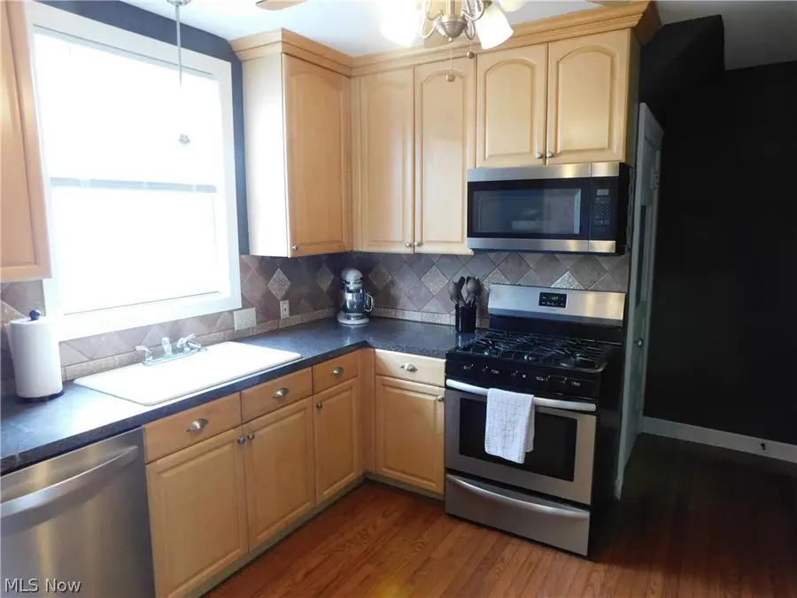 1915 34th Nw Street, Canton, OH 44709 - #3