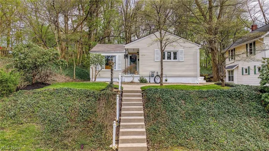 655 N Way Street, Barberton, OH 44203 - #3