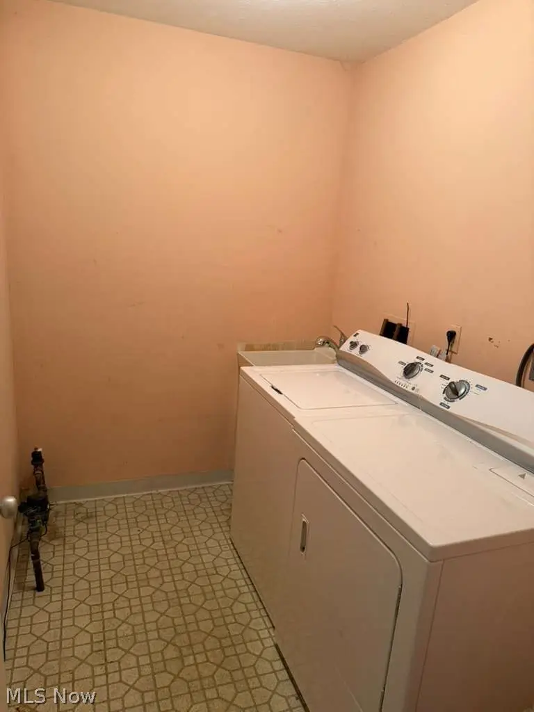 25 Sutton Place, Shaker Heights, OH 44120 - #3