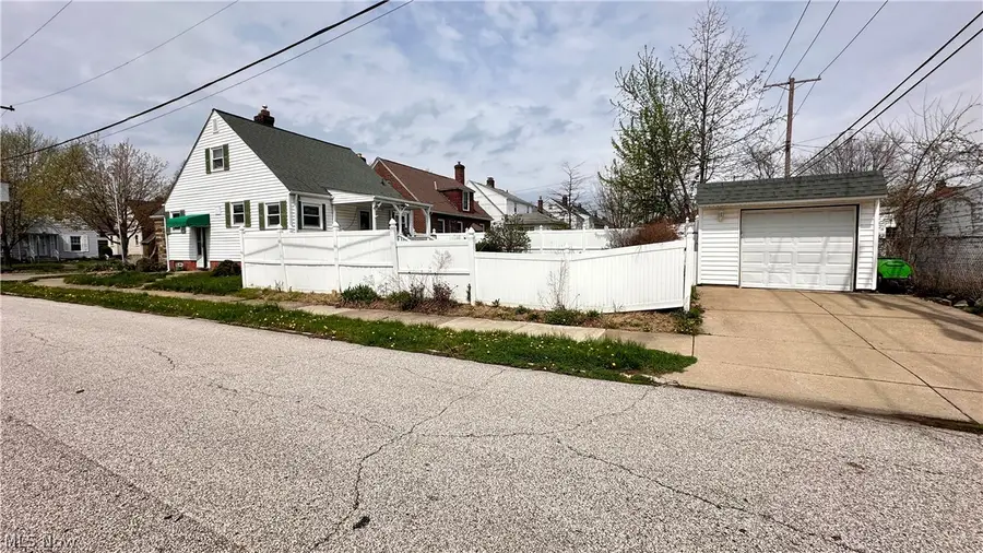275 E 210th Street, Euclid, OH 44123 - #3